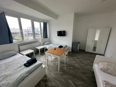 Akdeniz Pension Hotels in der Nähe von Lidl