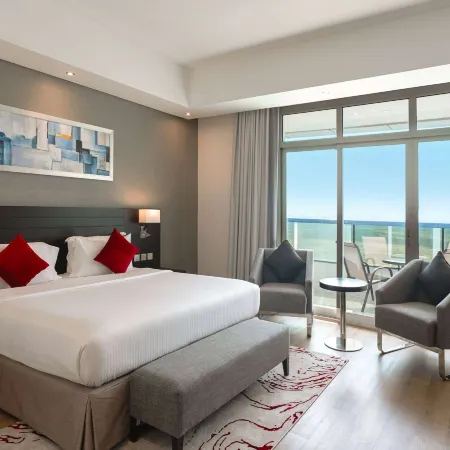Ramada by Wyndham Dubai Barsha Heights Отели рядом с достопримечательностью «Теком»