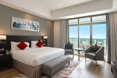 Ramada by Wyndham Dubai Barsha Heights - Balkon