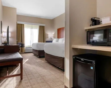 Comfort Inn & Suites Hotels in Nicollet County