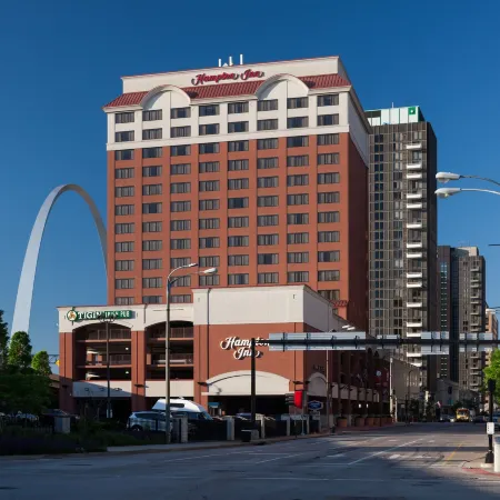 Hampton Inn St. Louis-Downtown (at the Gateway Arch)