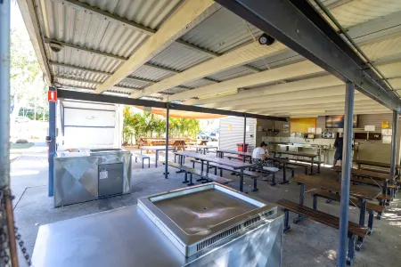 NRMA Airlie Beach Holiday Park Отели в г. Кэннонвейл