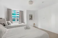 Modern 2-Bd Condo in the Heart of Midtown Miami - Private Pools