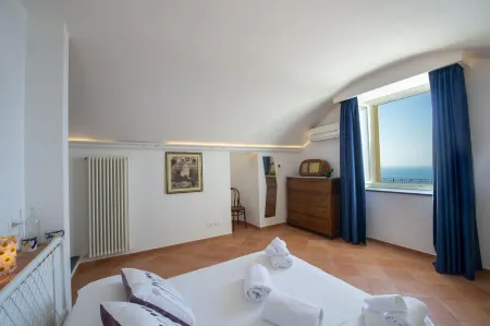 Casa Cimino B - A Romantic Retreat Among the Stairs of Praiano