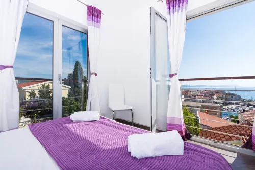 해변 근처 중심지에서의 놀라운 바다 전망