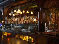 McMenamins White Eagle Saloon and Rock & Roll Hotel โรงแรมใกล้ถนนอัลเบอร์ตา