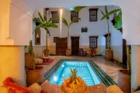 Riad Zahrat Al Sahara - piscina