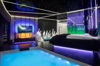 Apartamenty Sky Tower z Jakuzzi Przy Oknie by Bqqk