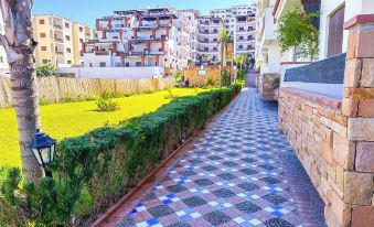 Apartment with Pool Direct Access to Sea