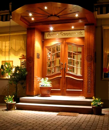 Landhotel Sonneneck - Breuna im Naturpark Отели в г. Вольфхаген