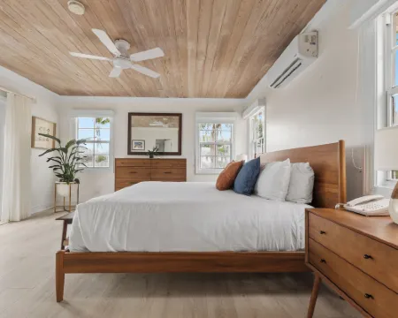 Romora Bay Resort & Marina Hotels in Dunmore Town