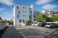 Hotel President - parking