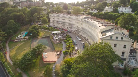 The Osborne Apartments Отели рядом со станцией Torquay Railway Station