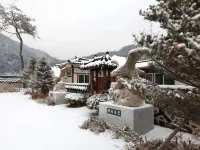 Apple Farm Stay Hotels near Daewonsa