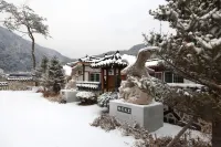 Apple Farm Stay Hoteles cerca de Observatorio Cosmopia