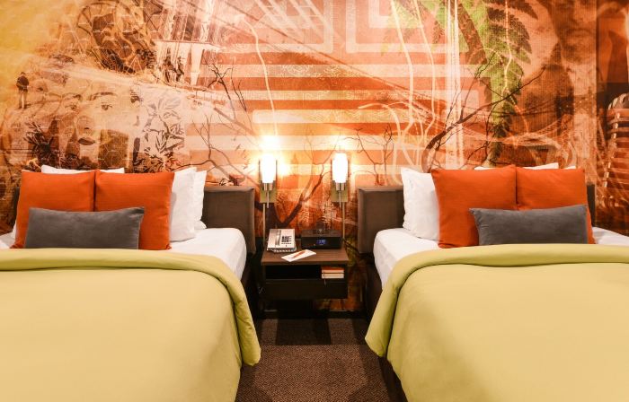 The Tangerine - a Burbank Hotel