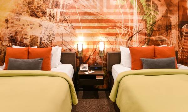 The Tangerine - a Burbank Hotel