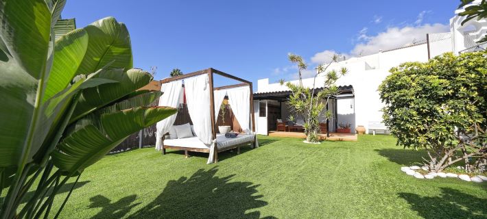 Vista Bonita - Gay and Lesbian Only Resort Hotels in Comarca Sur