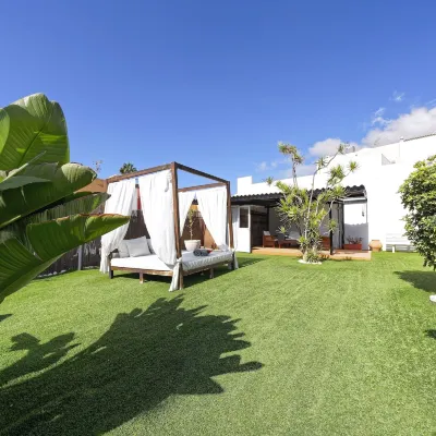 Vista Bonita - Gay and Lesbian Only Resort Hotels near Sioux City Park | San Agustín