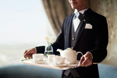 アスターグランドデラックスゲストルーム、1キングベッド、ボタニカルビュー セントレジス・シンガポール（ステイケーション可）の写真