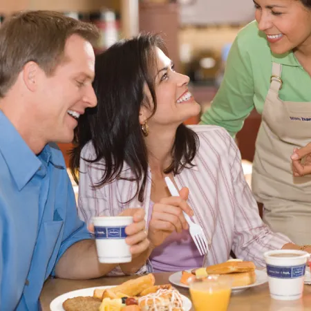 Hampton Inn & Suites Nashville @ Opryland Отели рядом с достопримечательностью «Опри Миллс»