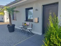 Großzügige Wohnung mit Terrasse Hotels in Brechen