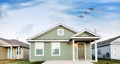 Family Home San Antonio Hangar Hotels in West San Antonio