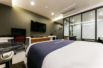 Cheongju Leaders Hotel Hotels near Ochang Lake Park