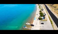 Panoramic Lake Views and Hot Tub Retreat - Majestic Tranquil Cabin Hotel a Garden