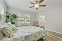 Private Pool, Fire Pit and Outdoor Bar - Charming Getaway Hotels in Marion County