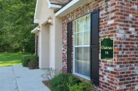 Serene Retreat - Private WiFi, Relaxation, Garden Oasis Hotels in Tangipahoa Parish