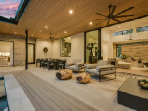 Gourmet Kitchen and Barrel Sauna - Stunning Executive Retreat