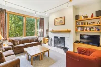 Charming Highridge Condo F2: Access to Pool, Hot Tub, and More!