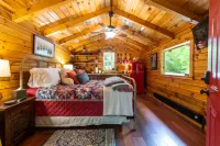 WiFi & Waterfront - Cozy Creek - Minimalist Camper's Cabin in Red River Gorge, Kentucky! Hotels in Beattyville