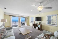 Spectacular Pool and Panoramic Beach Views - Charming Coastal Retreat