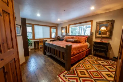 Cozy Gathering Spaces and Beautiful Mountain Views - Charming Cabin Retreat