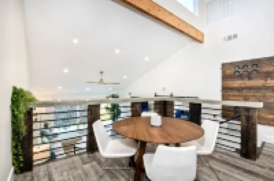 Private Beach Access and Resort Amenities - Spectacular Coastal Oasis