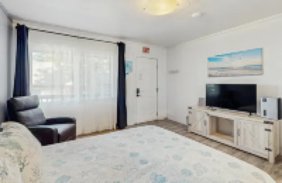 Delightful hotel with lakeview, golf, skiing, WiFi, & Netflix Hotels in Kings Beach