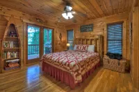 Gourmet Kitchen and Entertainment Hub - Enchanting Family Retreat