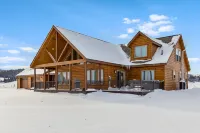 Hot Tub, Game Room and Scenic Views - Gorgeous Mountain Retreat