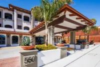 La Quinta Inn & Suites by Wyndham Santa Cruz Hotels in 