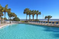 WOW Coastal Charm With Beachfront Access and pools 默特爾海灘住宿飯店