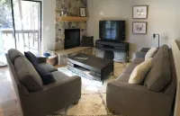 Walk to Main Street - 4 Bed 3 Bath Sleeps 11 - Close to Copper/Breck/Keystone