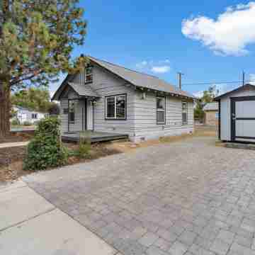 Cozy Downtown Redmond Cottage Others