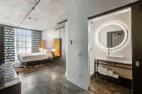 The Clara Hotel Plano Tapestry Collection by Hilton - 발코니