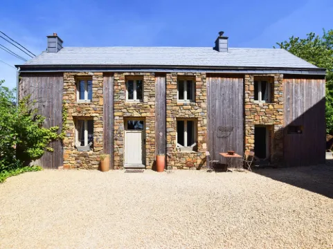 Relaxing Retreat Near Forests