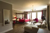 Schloss Kaarz Mit Park Hotels in Dobin am See