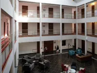 L'EPI HOTEL Hôtels à : Épernon