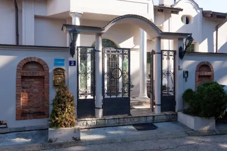 Red Clay Spa Apartments Отели рядом с достопримечательностью «Tamiški kej»