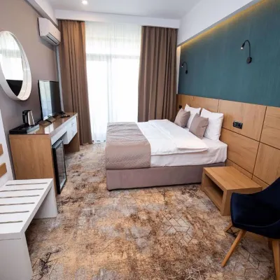 Grand View Hotel & Suites Copou Hotels near Botanic Garden